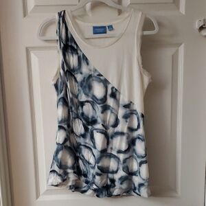 Simply Vera by Vera Wang women's tank top.  Size medium